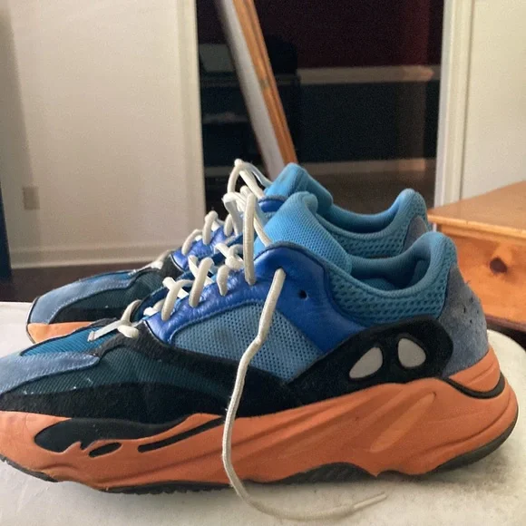 These are Yeezy 700 wave runners are size 12 1/2